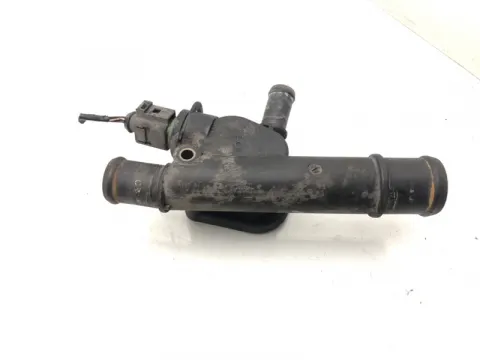 Фланец (тройник) системы охлаждения Volkswagen Bora 2004 1.9 TDi, ASZ